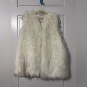 Time and Tru White Faux Fur Vest